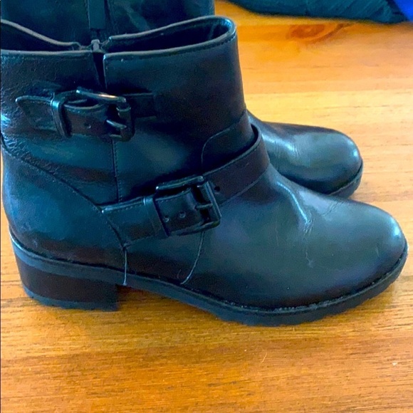 Michael Kors - The Jet Set 6 Black Leather Booties with buckles Size 6 - Picture 1 of 10